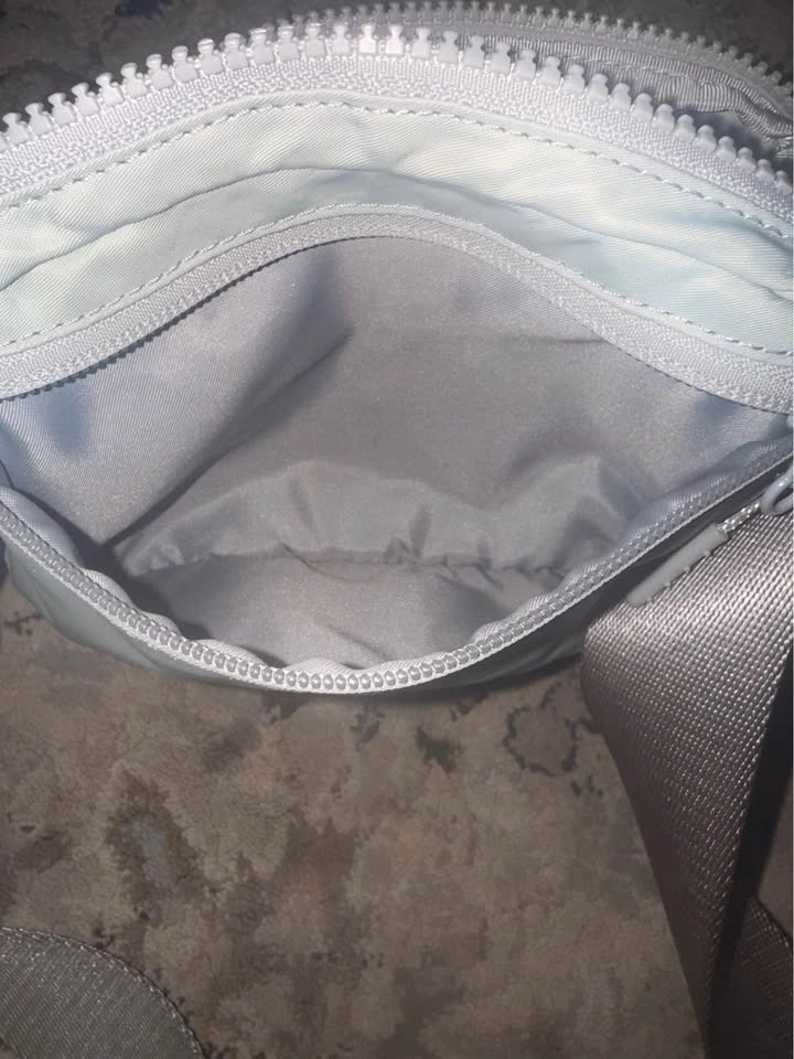 Lululemon Everywhere Belt Bag - photo 3