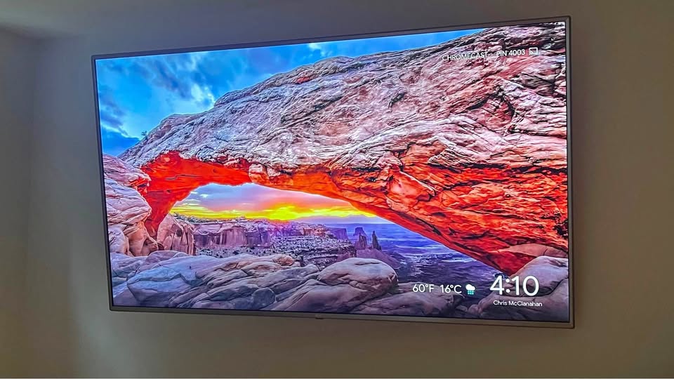 LG 70" 4K Smart TV + Wall Mount Kit, Cat5e