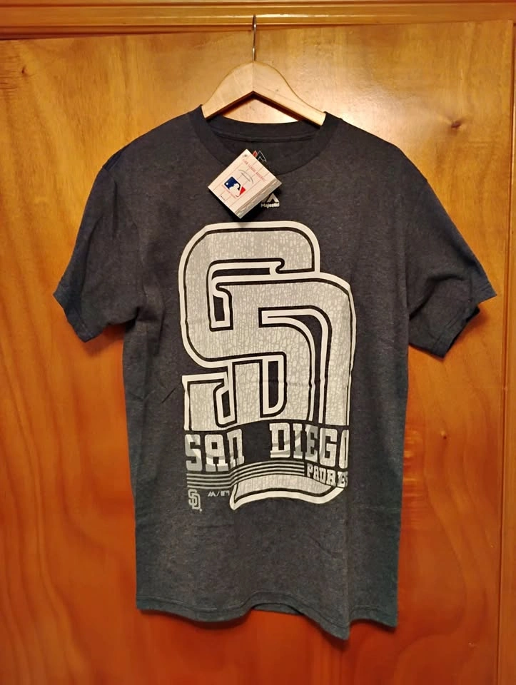 San Diego Padres MLB T-Shirt New With Tags Medium