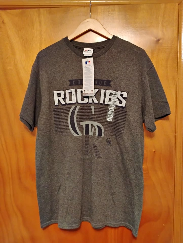 Colorado Rockies MLB T-Shirt New With Tags Large