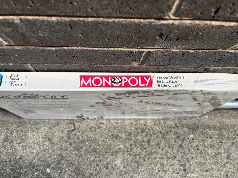Vintage 1985 Parker Brothers Monopoly Board Game — Factory Seale - photo 5