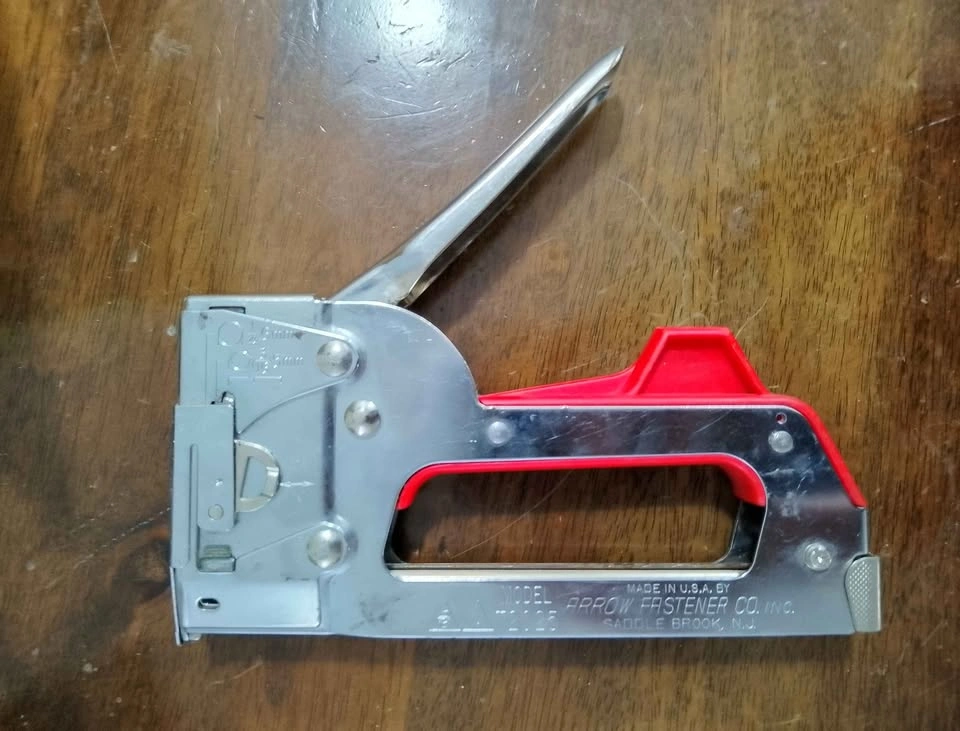 Arrow T2025 Staple Gun - photo 2