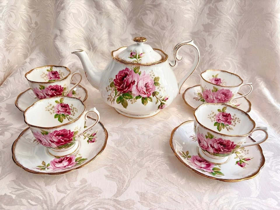 Royal Albert American Beauty Teapot and 4 Teacup Set