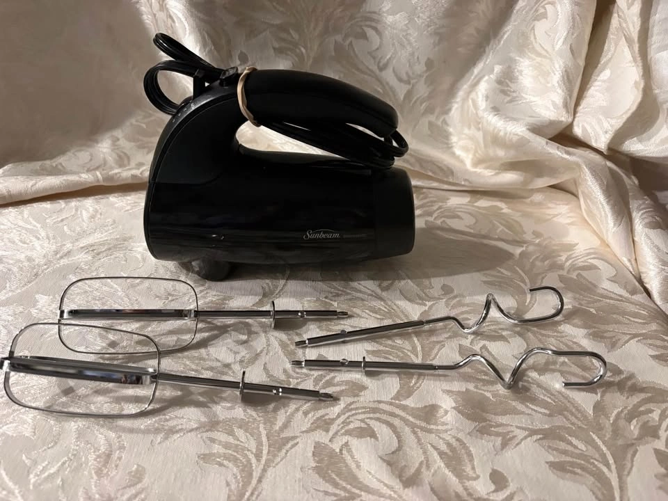 Sunbeam Mixmaster Hand Mixer - photo 2
