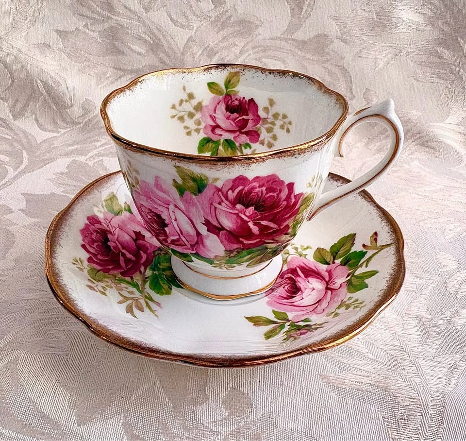 Royal Albert American Beauty Tea Cup and Saucer - photo 2