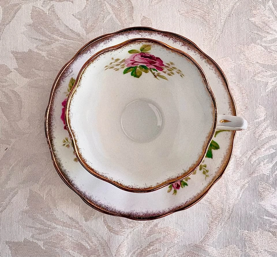 Royal Albert American Beauty Tea Cup and Saucer - photo 3