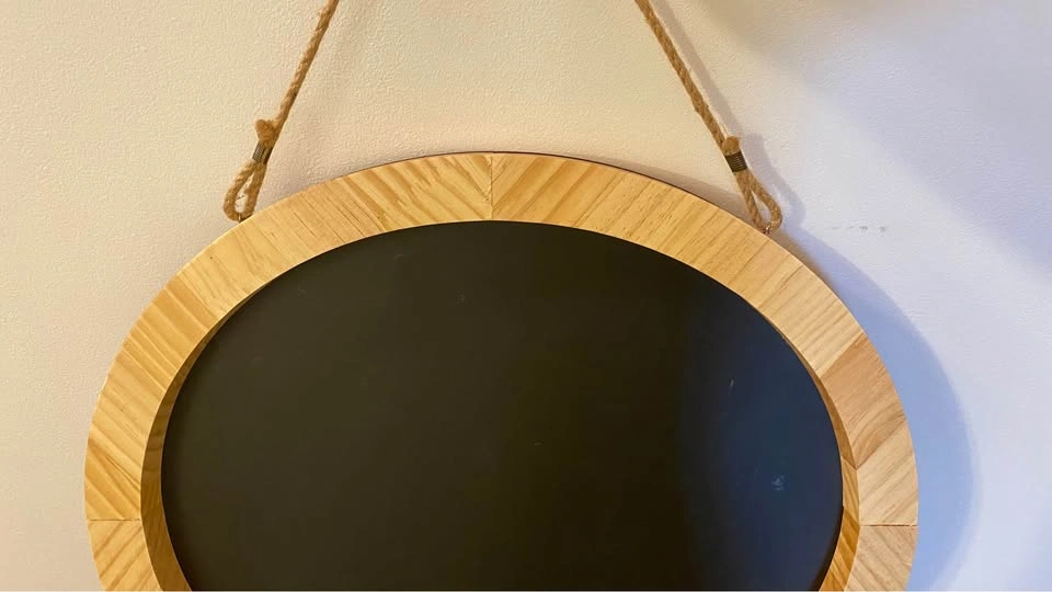 Rustic Round Wooden Chalkboard – Brand New - photo 4