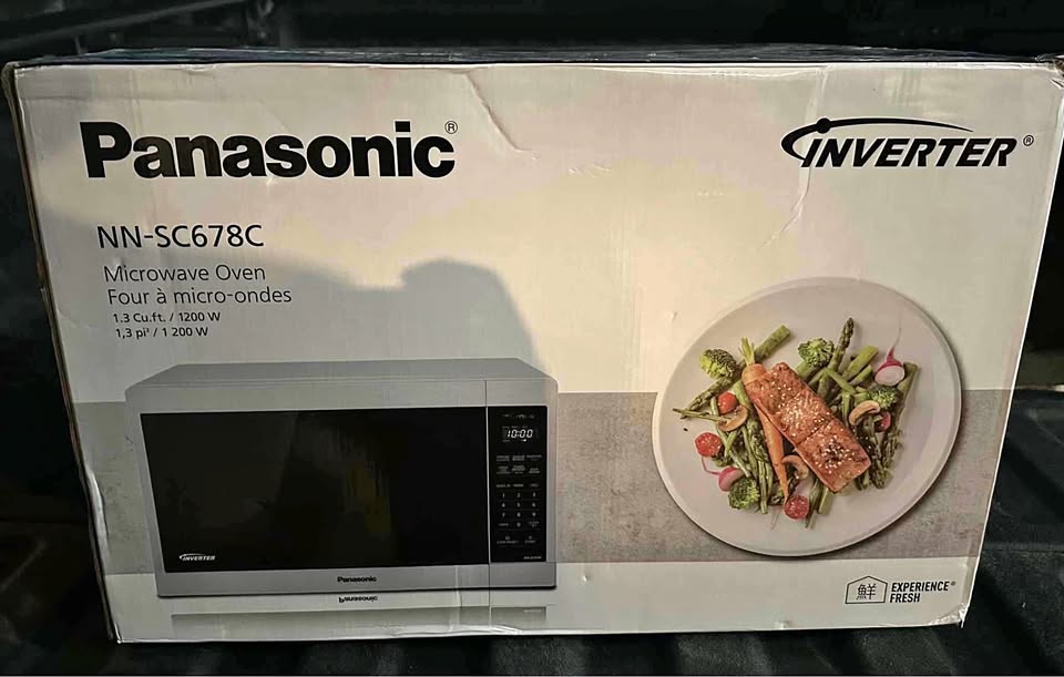 Panasonic NN-SC678C Genius Microwave (Open Box)