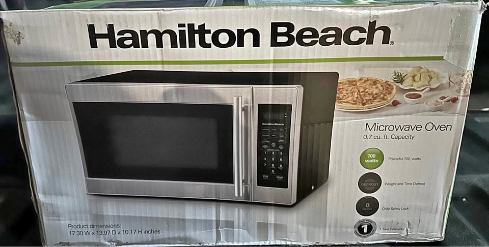 Hamilton Beach 0.9 cu ft Microwave Oven – Compact (Open Box)