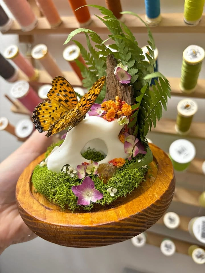 Mini Cubone Skull Dome with Butterfly