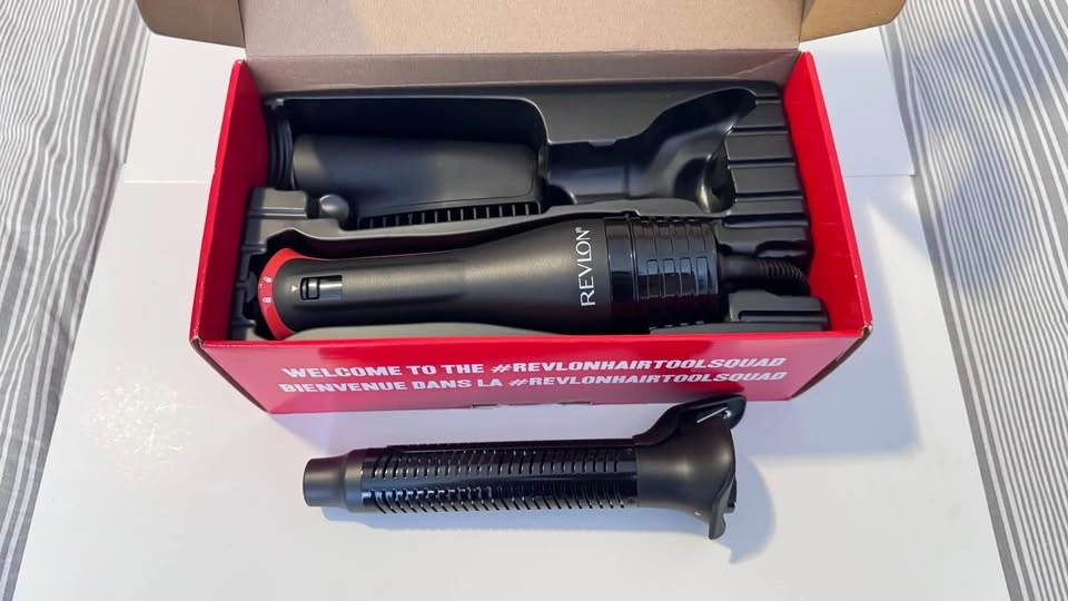 Revlon One-Step Blowout Curls - photo 2