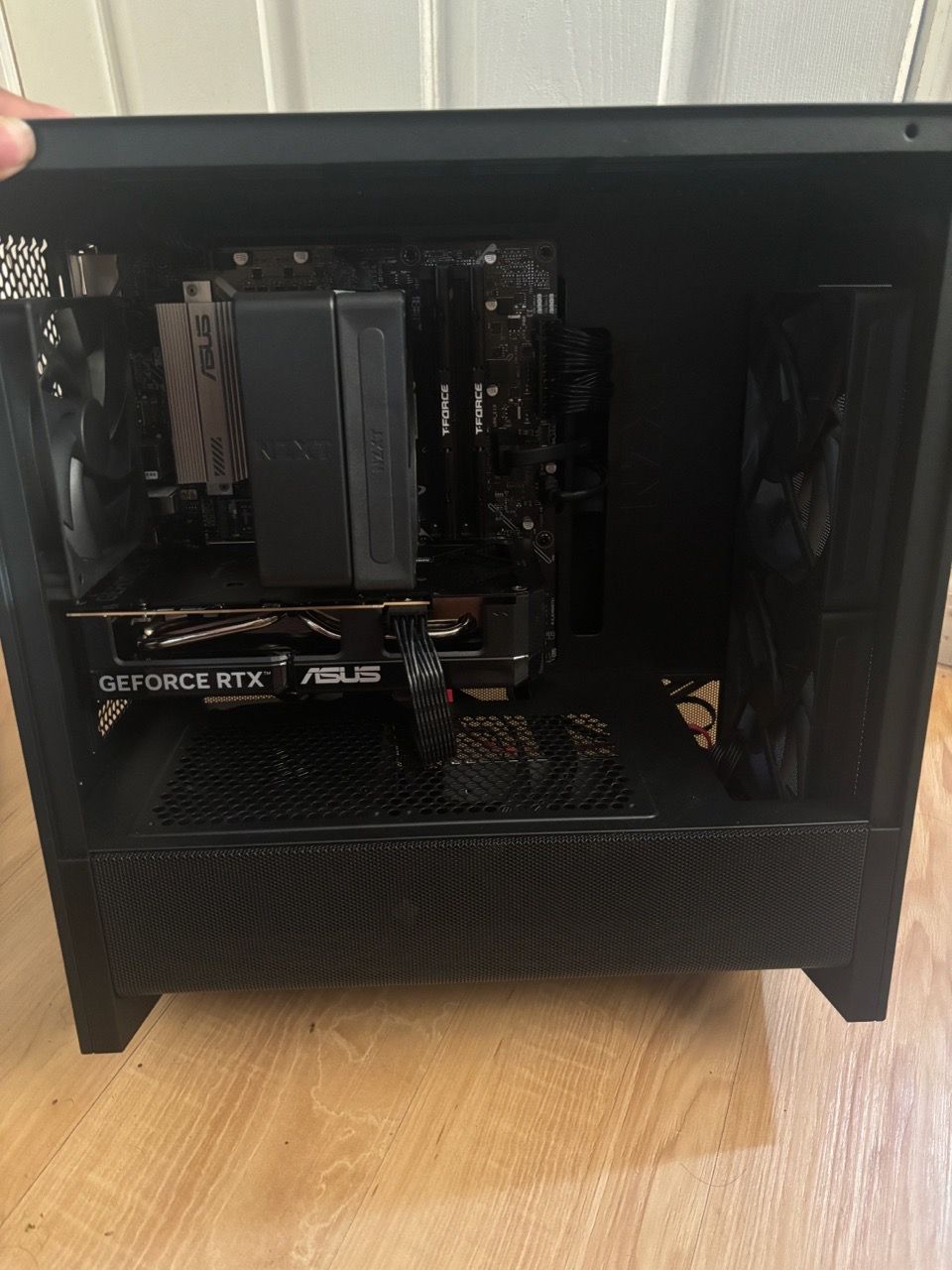 High end Gaming PC Setup
