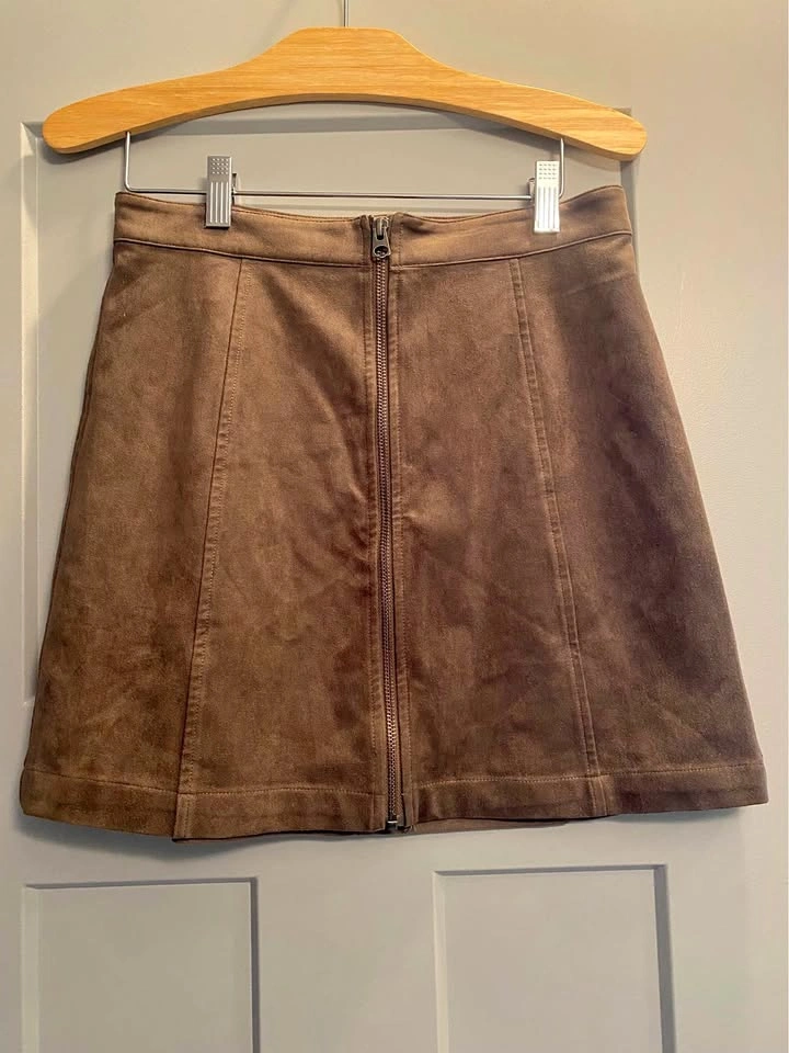 Aritzia Wilfred Free brown faux suede skirt