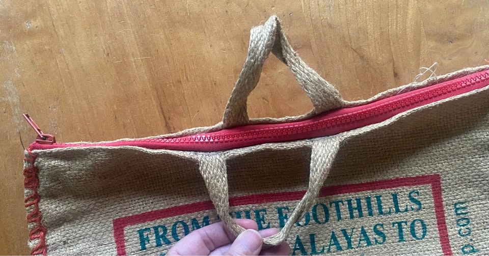 Upcycled burlap tote bag - photo 3