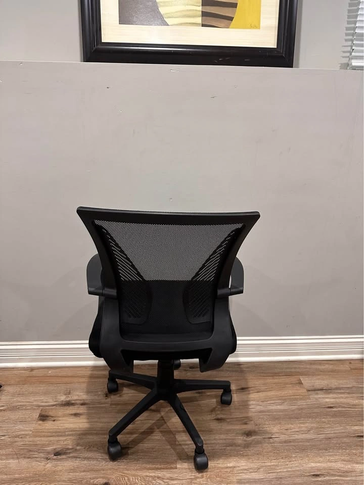 Black Mesh Office Chair - photo 4