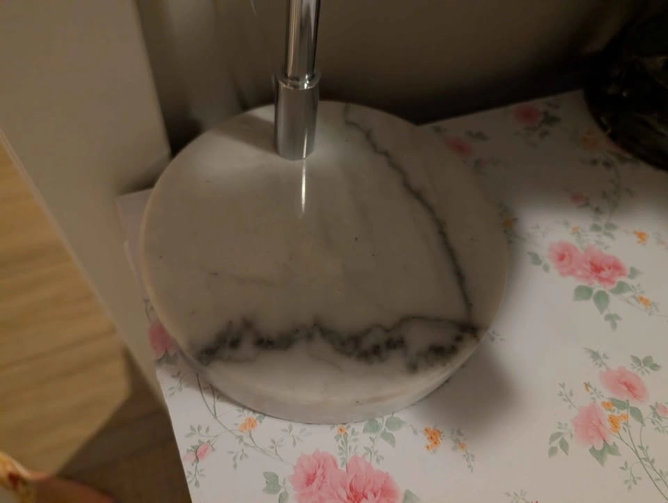 Moving sale 2 marble table lamps - photo 4