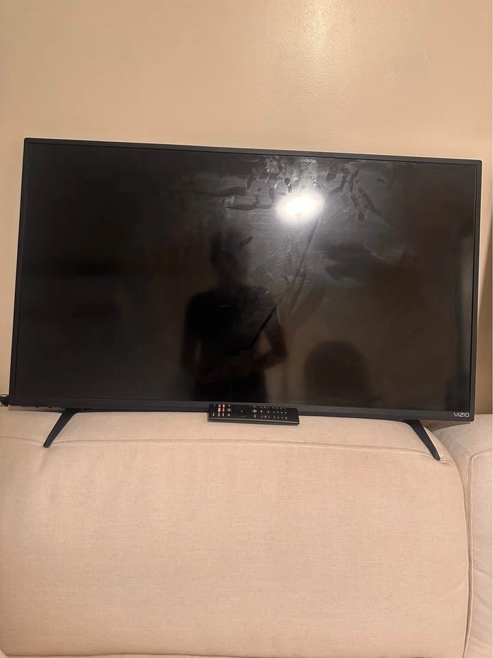 Vizio D40f-J09 40-inch Smart TV with remote for sale - photo 3