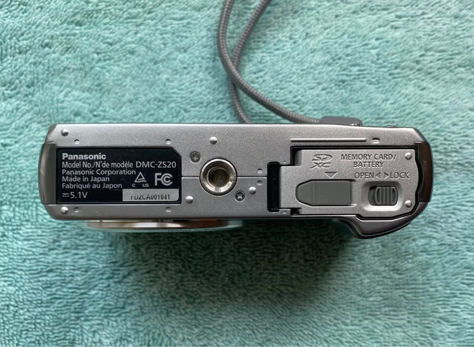 Lumix Panasonic DMC-ZS20 Digital Camera - photo 4