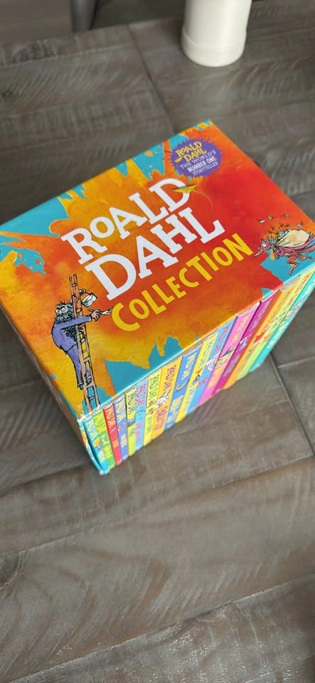 Roald Dahl 16-Book Complete Collection Box Set - photo 2