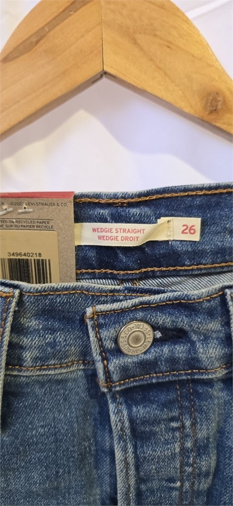 SIZE 26 Levi's Women's Wedgie Straight Jeans (New) - photo 4
