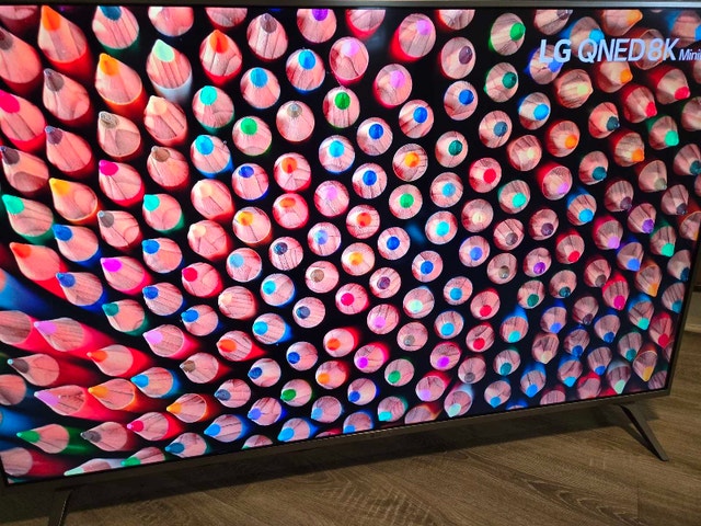 LG 55" 4K UHD 2160p HDR10 WebOS Smart TV - photo 2
