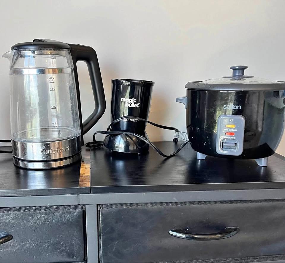 1.7 L Electric Kettle, Magic Bullet Blender, and Rice Cooker