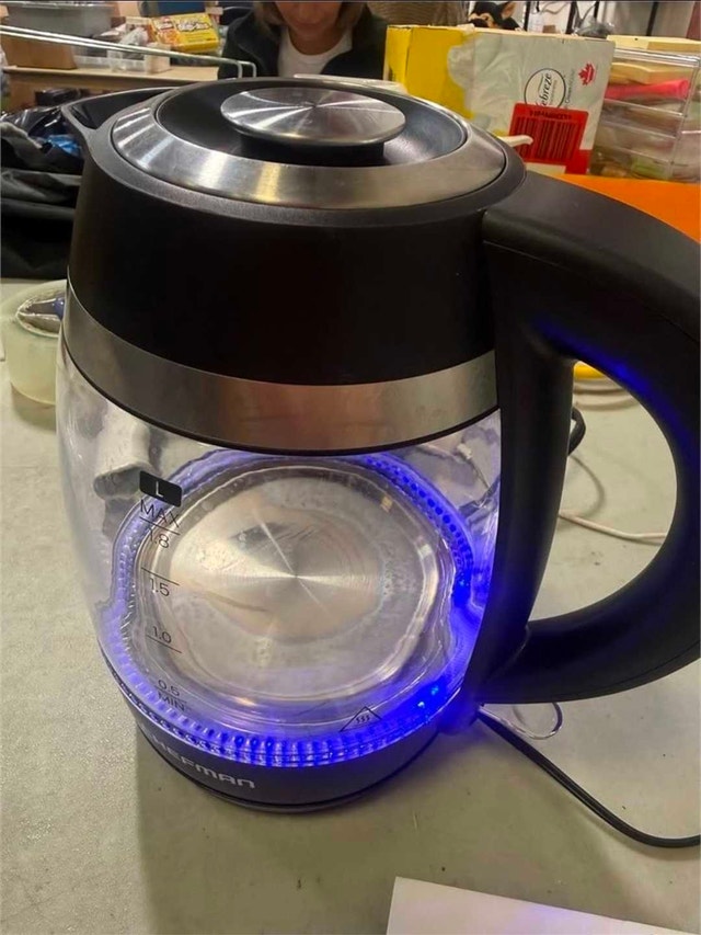 Chefman Electric Kettle - photo 4