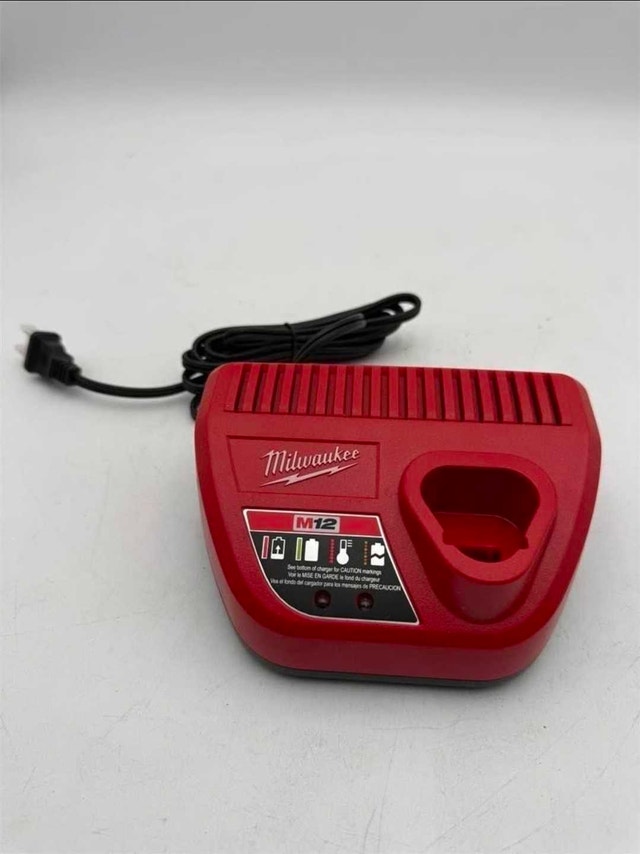 Milwaukee M12 Charger