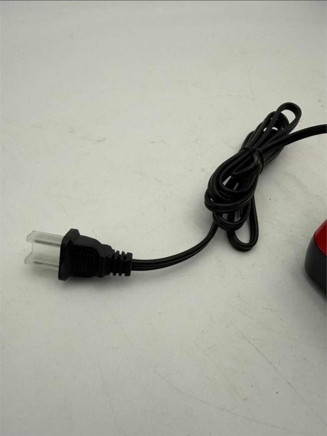 Milwaukee M12 Charger - photo 3