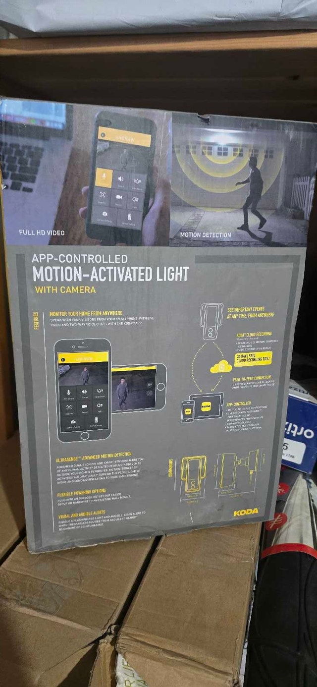 Koda App-Controlled Motion-Activated Light with Camera - photo 3