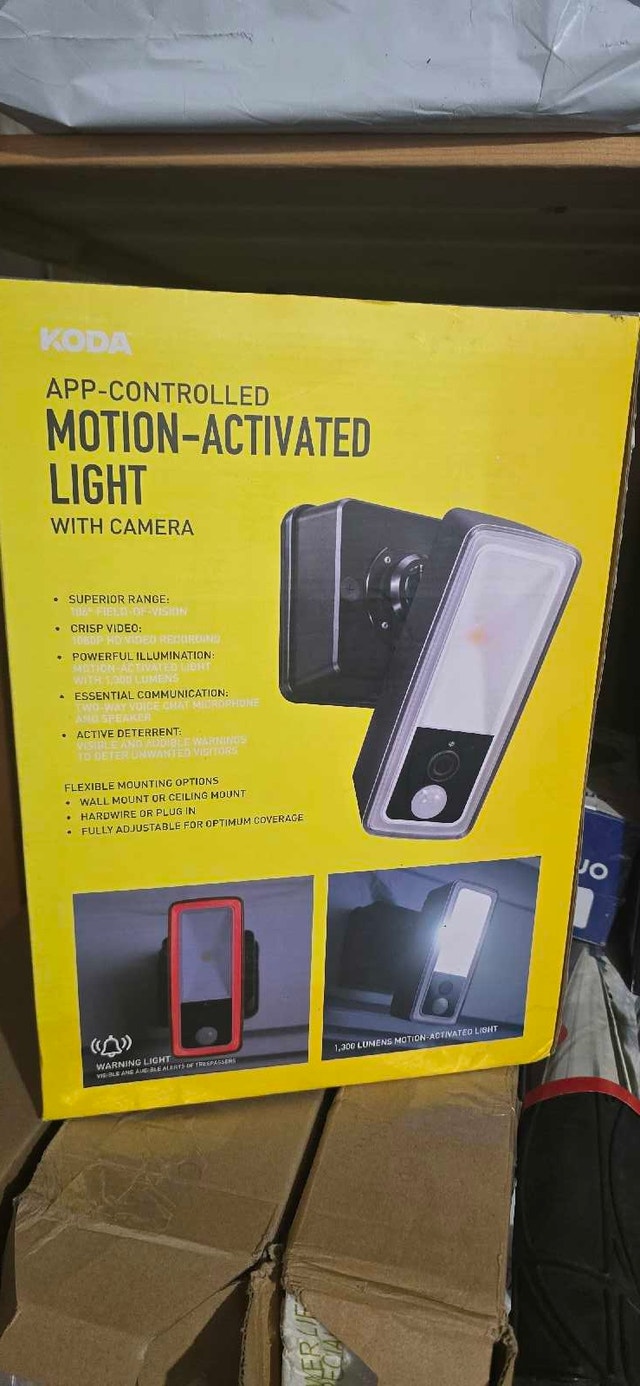 Koda App-Controlled Motion-Activated Light with Camera - photo 4
