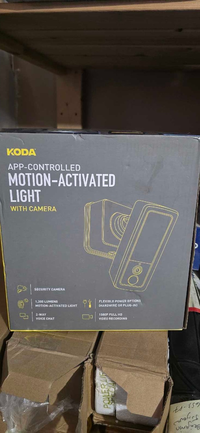 Koda App-Controlled Motion-Activated Light with Camera - photo 5