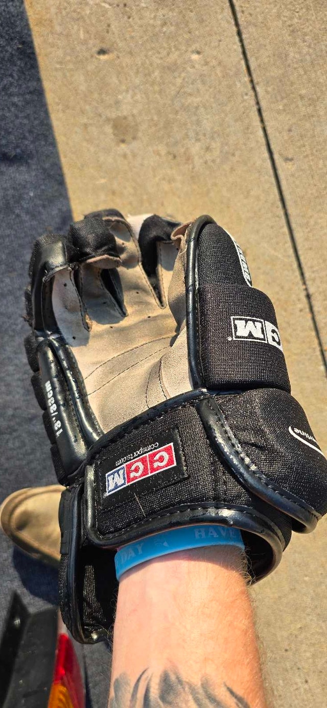CCM 252 Hockey Gloves - photo 4
