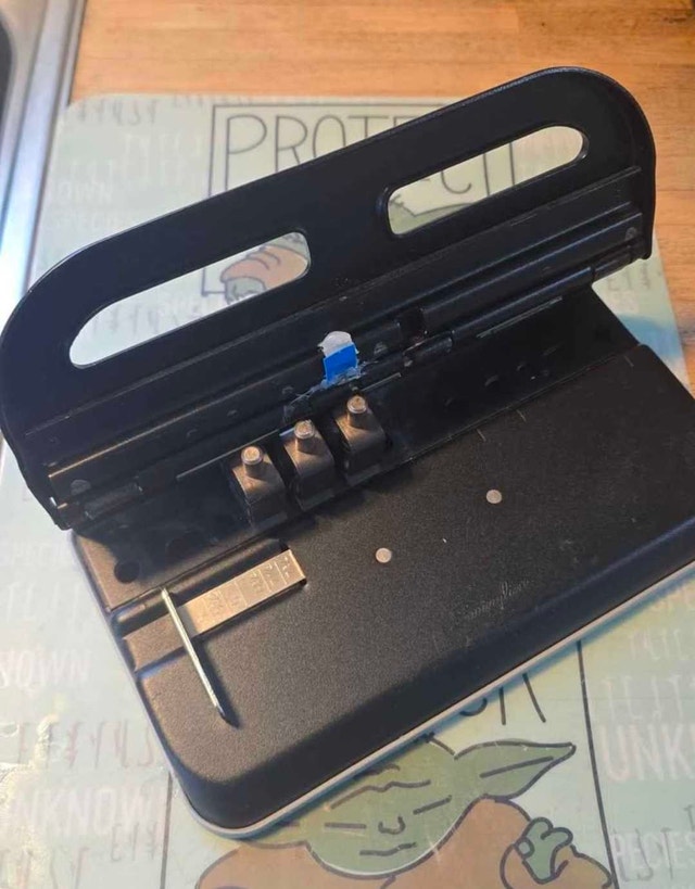 Swingline 3-Hole Punch