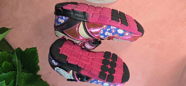 Hello Kitty Size 11 Sneakers - photo 2
