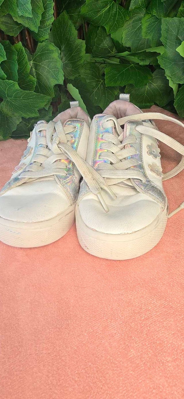 Girls Floral Sneakers (Size 1) - photo 3