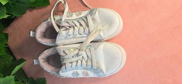 Girls Floral Sneakers (Size 1) - photo 4