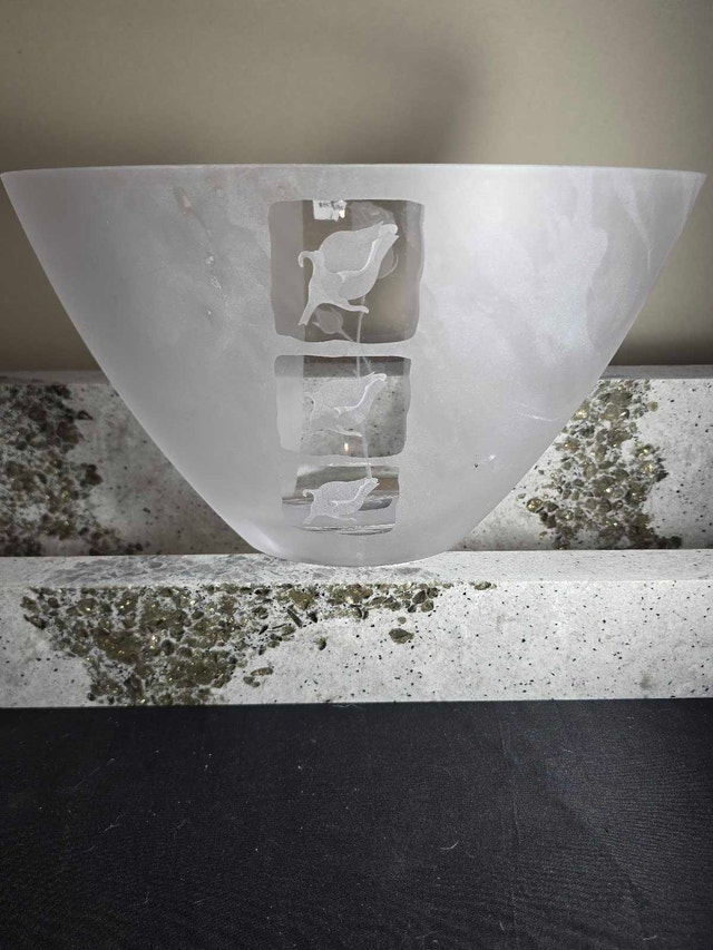 Frosted Glass Rose Bowl - photo 2