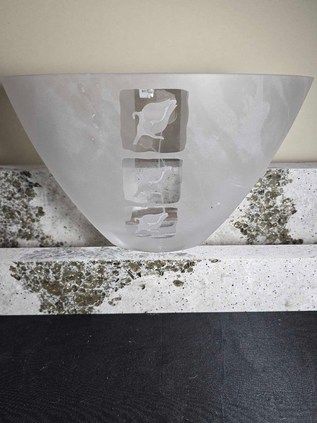 Frosted Glass Rose Bowl - photo 3