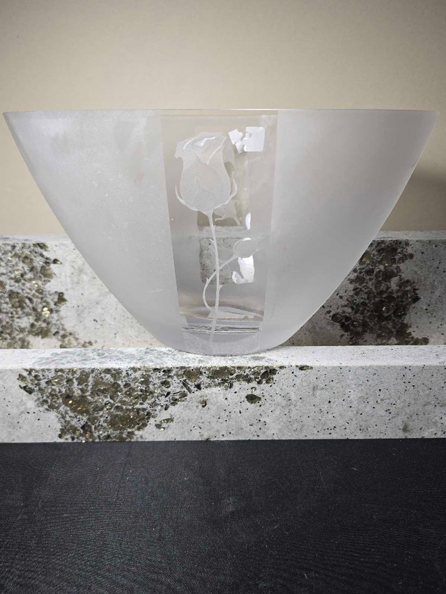 Frosted Glass Rose Bowl - photo 4