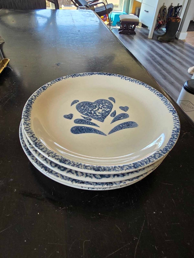 Corelle Heart Pattern Dinner Plates - photo 2