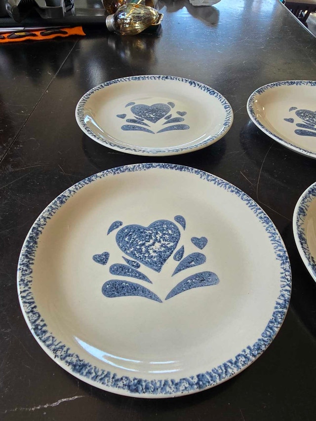 Corelle Heart Pattern Dinner Plates - photo 4