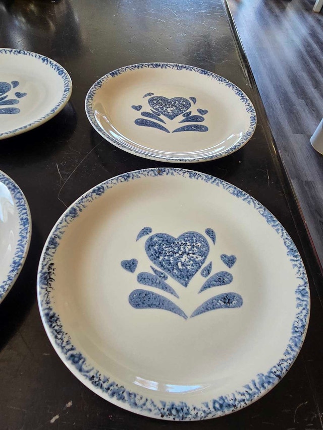 Corelle Heart Pattern Dinner Plates - photo 5