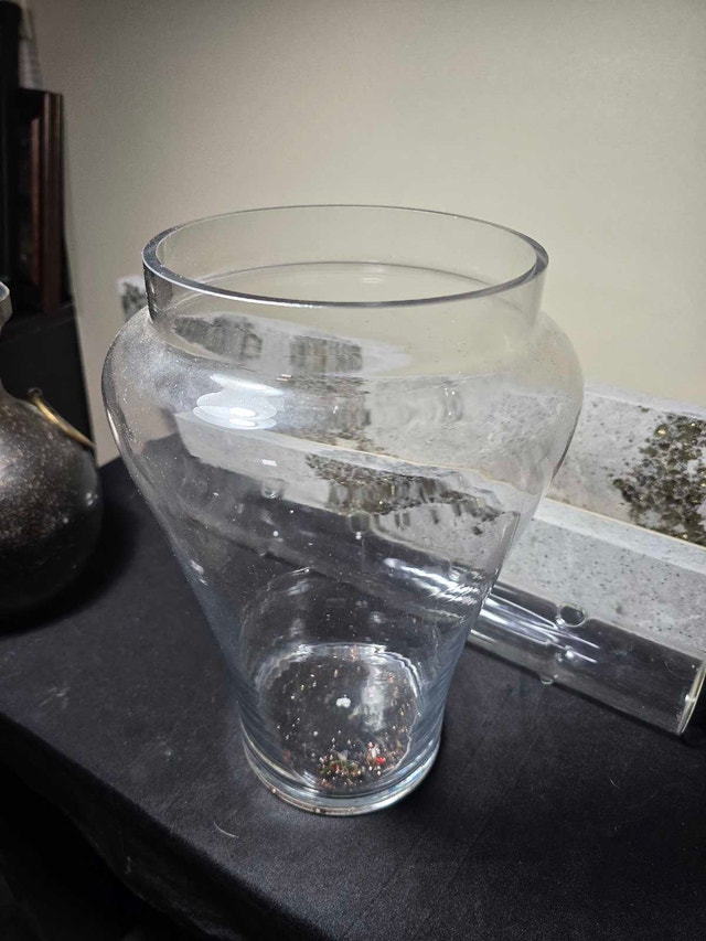 Clear Glass Vase - photo 2