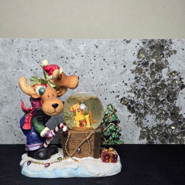 Mini moose water globe