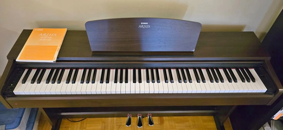 Yamaha Arius YDP-140 Digital Piano