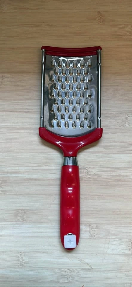 Betty Crocker Handheld Cheese Grater - photo 2