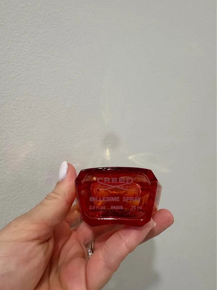 Luxury Perfume – Like New image indicator(3)