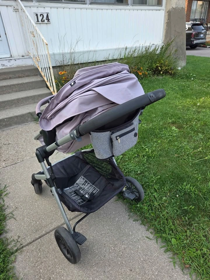 Durable Evenflo Stroller - photo 3