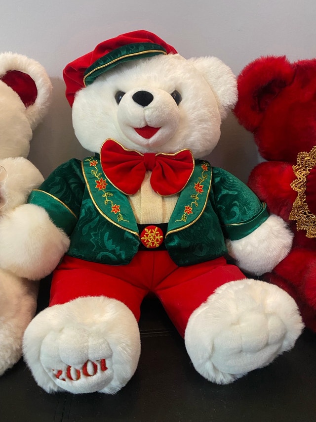 2001 Holiday Teddy Bear